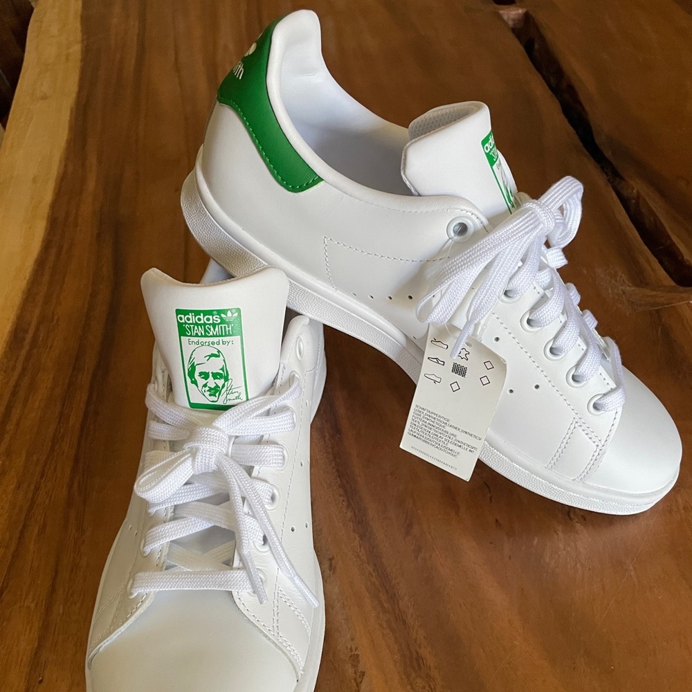 New - Adidas M20605 Stan Smith size mens 8